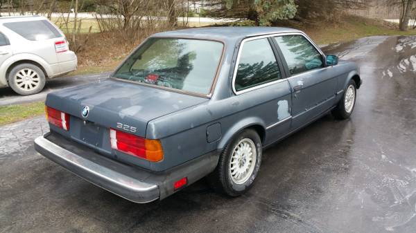 1985 BMW E30 325e project car, 80% done, many parts – $3500 (Brighton)