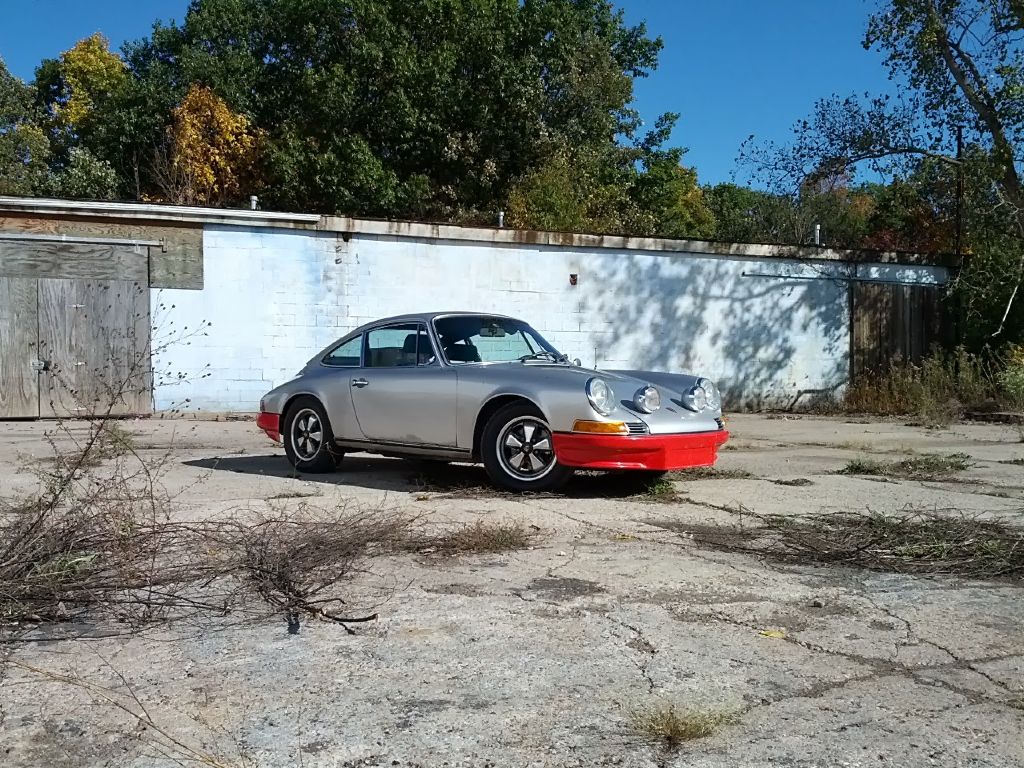 911