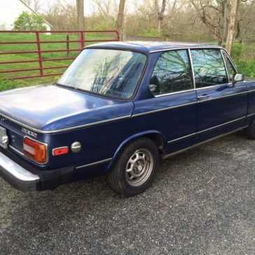 1976 BMW 2002 Base Coupe 2-Door 2.0L